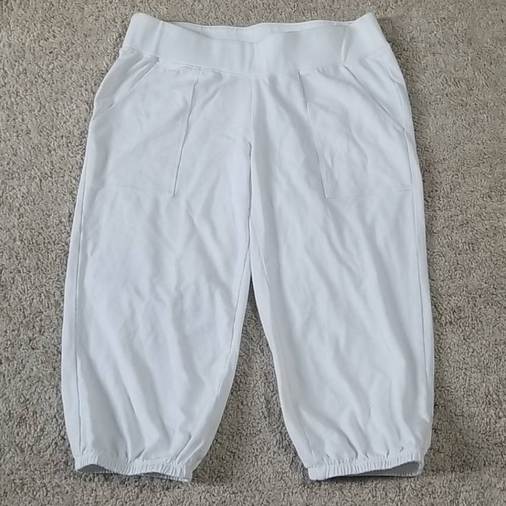 White capri pants